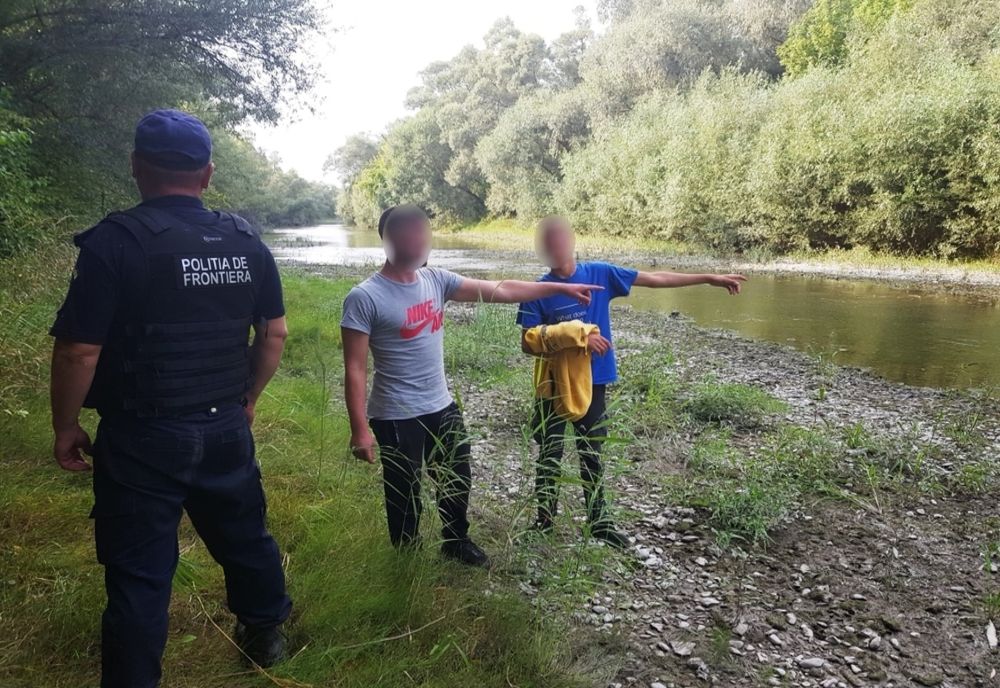 Doi basarabeni au încercat să intre ilegal în România! Care le era destinația