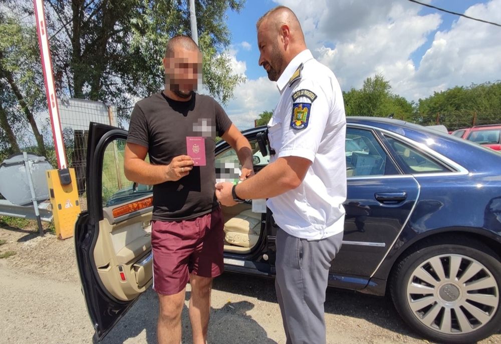 Permis de conducere fals, obţinut contra sumei de 500 de euro