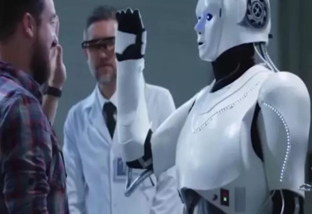 Primul ROBOT din lume care conduce o întreagă corporație: PREMIERĂ MONDIALĂ în tehnologie - VIDEO