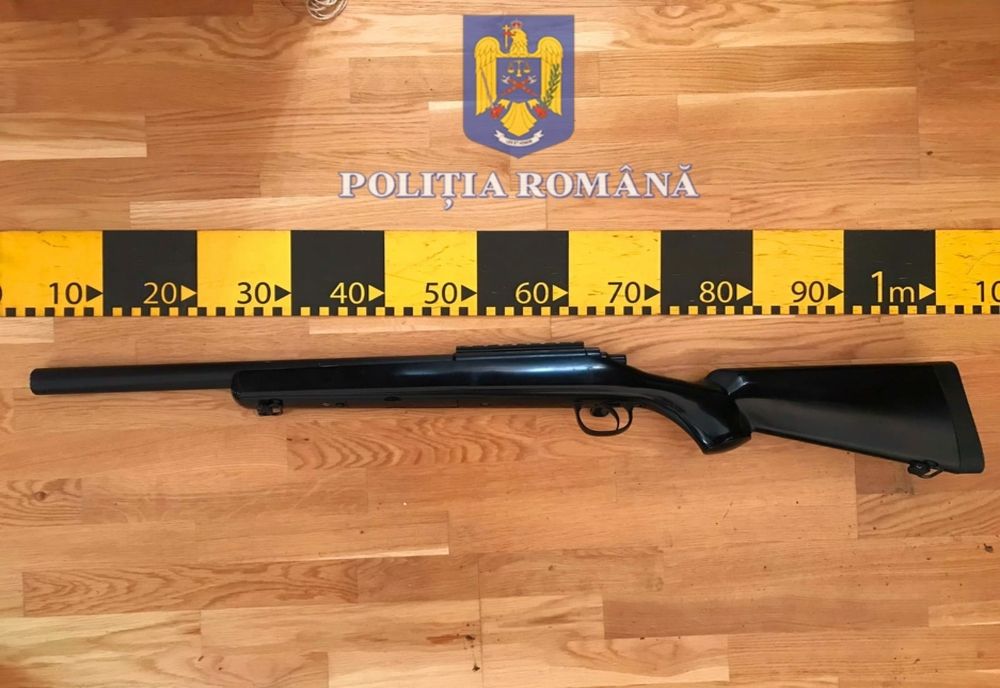 Percheziții la domiciliul unui individ violent! Ce au găsit polițiștii