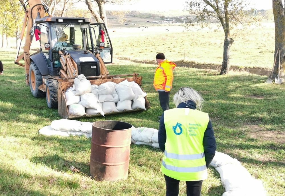 EXERCIȚIU. Plan Roșu de Intervenție: peste 300 de persoane evacuate din calea apelor