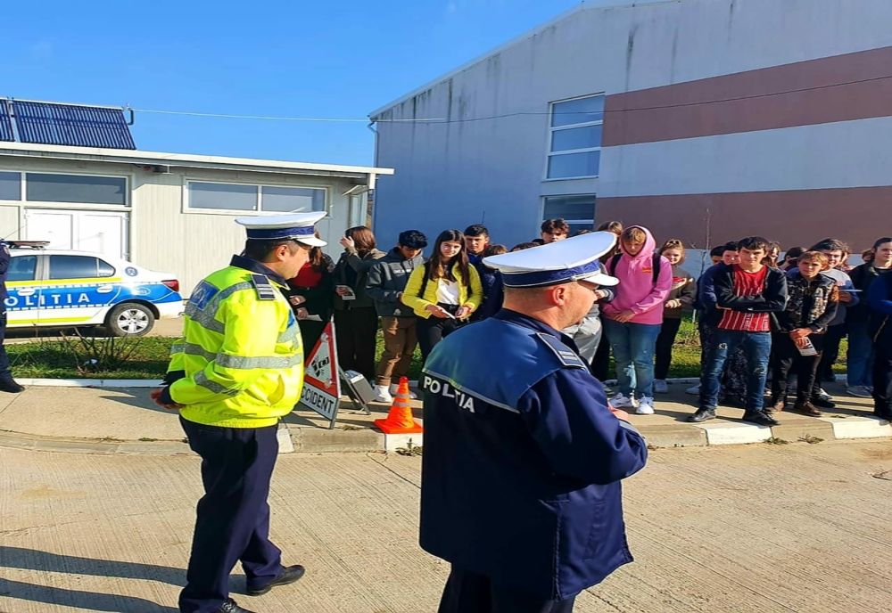 Educație rutieră pentru elevii liceului Ștefan cel Mare și Sfânt din Vorona