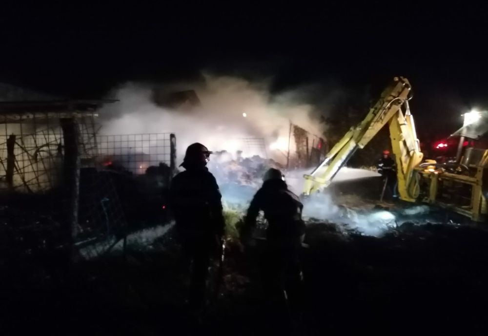 Depozit de furaje incendiat intenționat la Vorniceni