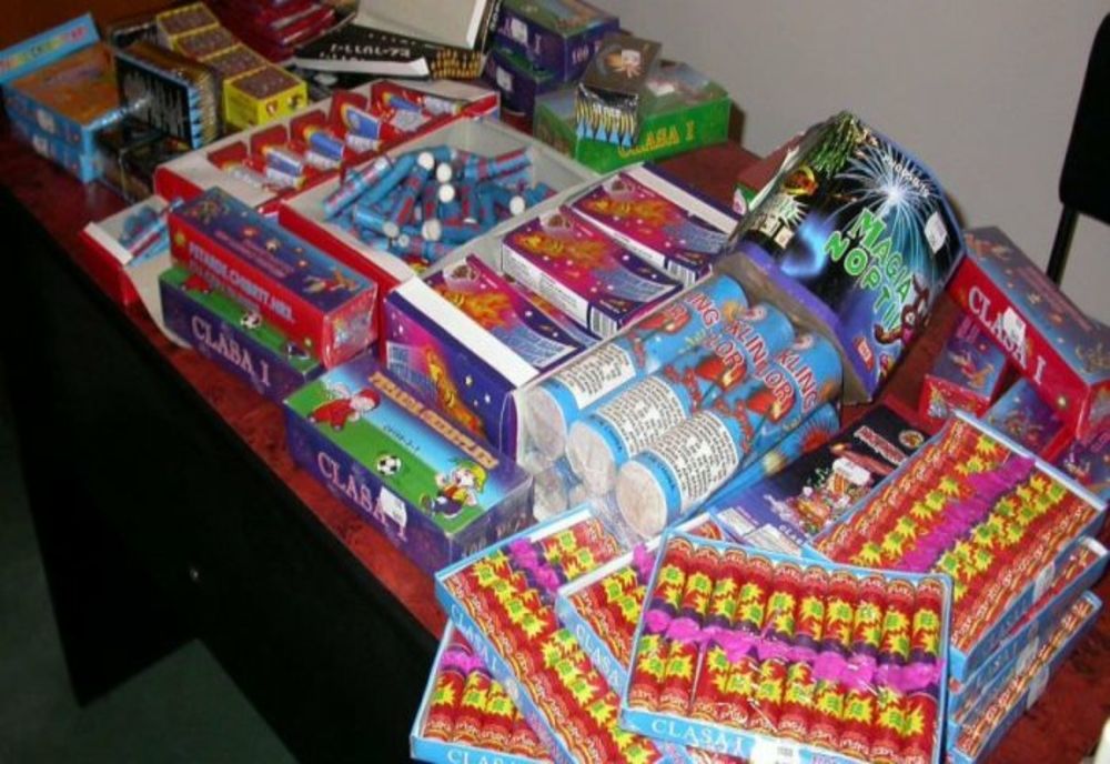 Vindea petarde fără autorizație