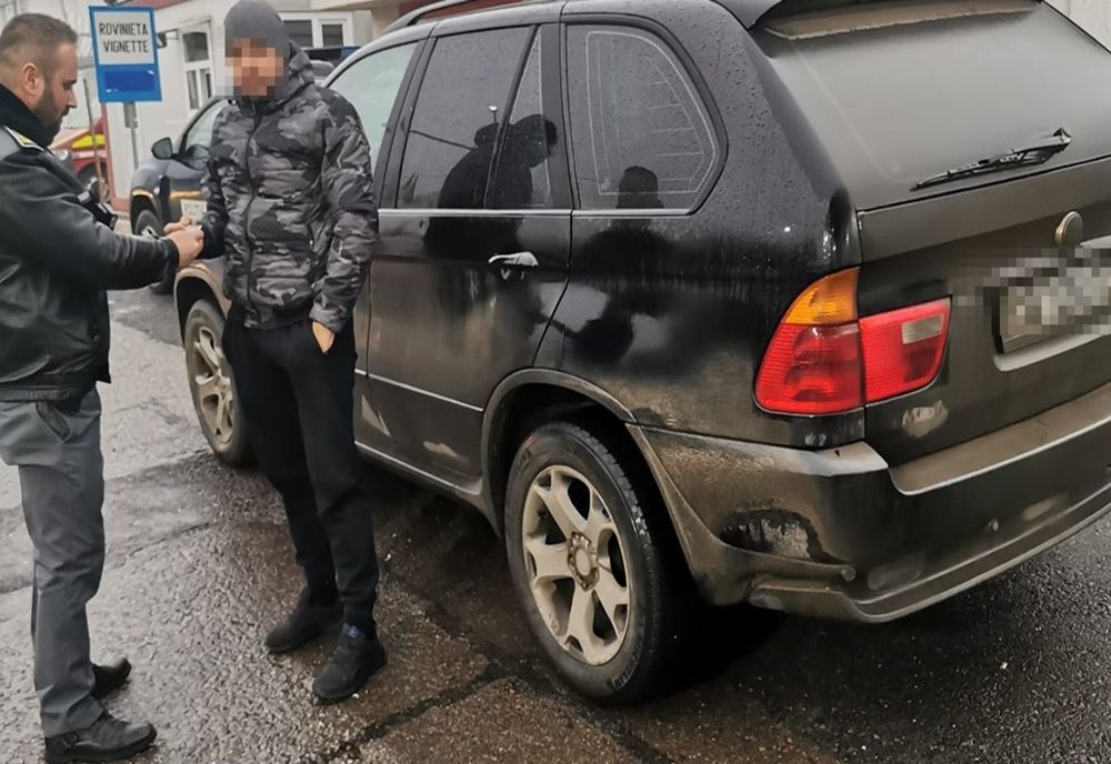 A vrut să ajute şi s-a ales cu dosar penal