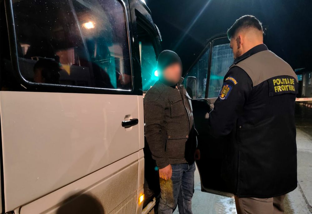 300 de lire sterline, prețul plătit pentru a deveni  FALS șofer