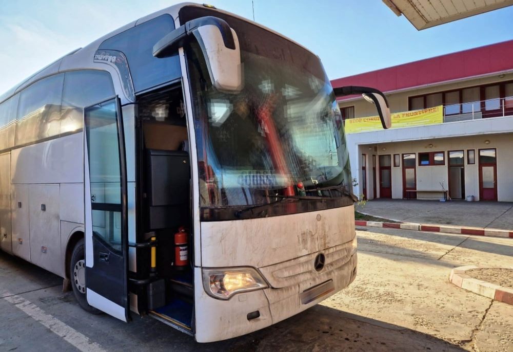 Pasager cu document fals asupra lui