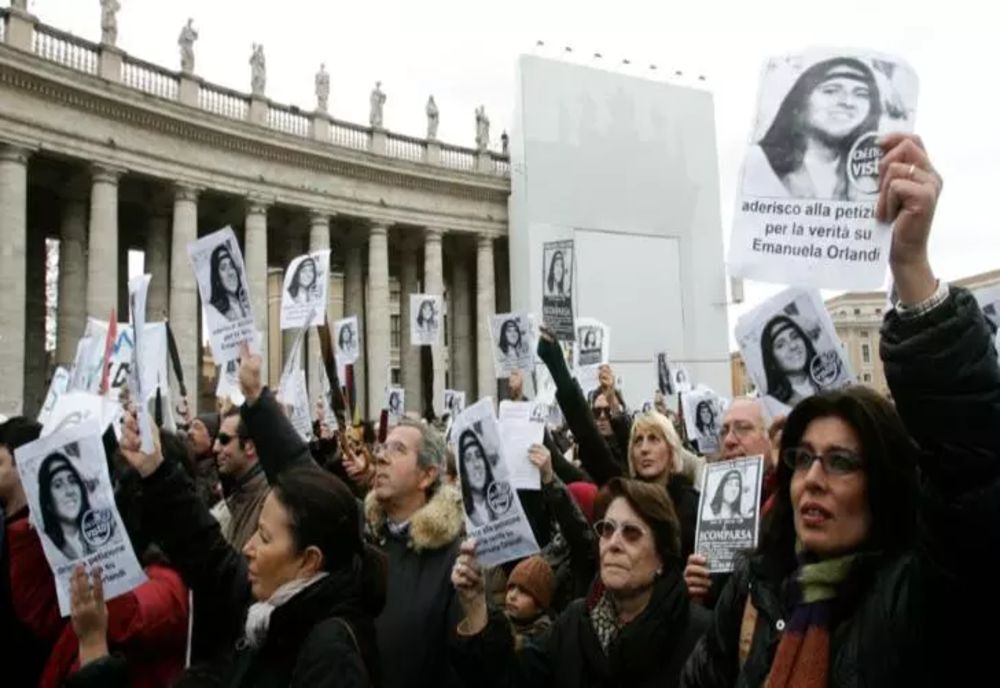 Vaticanul redeschide dosarul unui sinistru MISTER. Cum a dispărut "fata de la Vatican"?