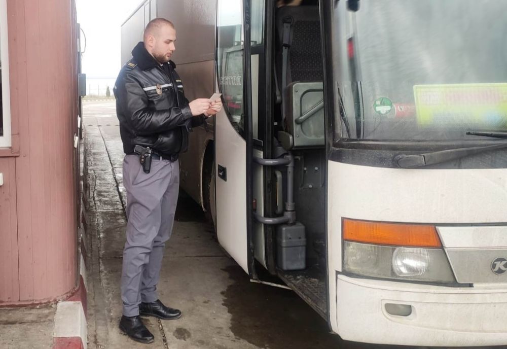 Carte de identitate falsă descoperită asupra unui bărbat din Republica Moldova