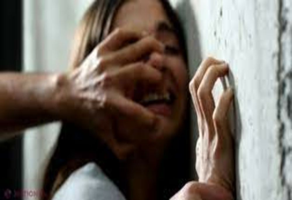 Adolescentă din Botoșani, agresată sexual în toaleta unui restaurant