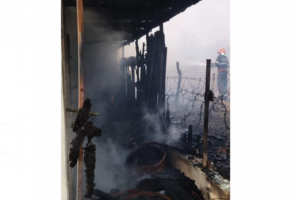 O femeie de 71 de ani a rămas fără locuință. Un incendiu i-a distrus agoniseala