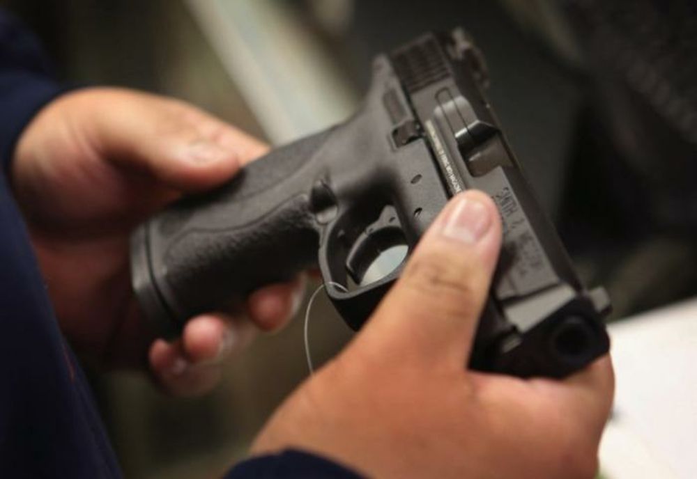Un bărbat din Botoșani a rămas fără permis de port armă
