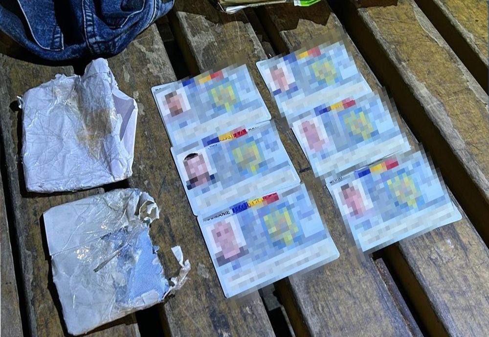 Șase cărți de identitate false, cu destinația Germania, descoperite la controlul de frontieră