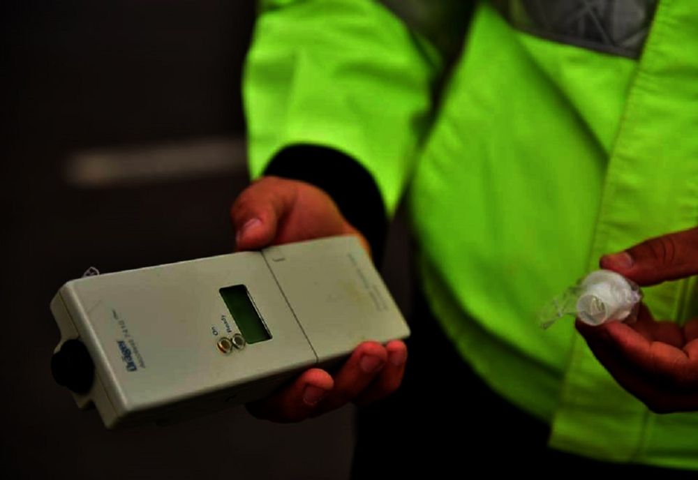 Lege adoptată: Șoferii prinşi băuţi sau drogaţi la volan vor rămâne 10 ani fără permis