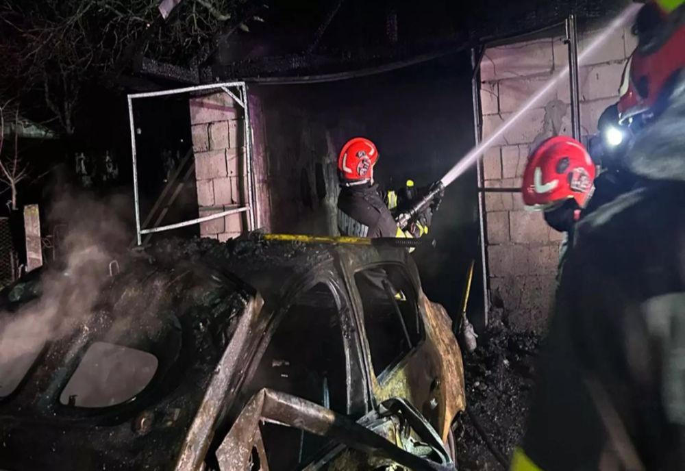 O gospodărie din județul Botoșani a fost distrusă de incendiu 