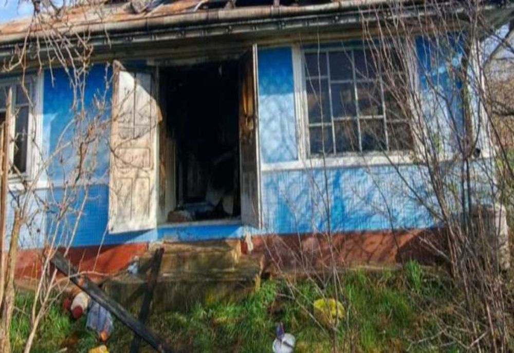 UN BĂRBAT A MURIT ÎNTR-UN INCENDIU IZBUCNIT ÎN LOCUINȚA SA