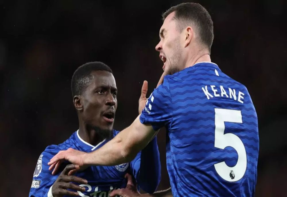 Scenă incredibilă la meciul Manchester United - Everton: un jucător și-a pălmuit colegul și a fost eliminat