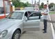 Preschimbarea permisului de conducere valabil cu unul fals i-a adus dosar penal