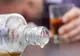 O femeie a câșigat un pariu, că poate să bea o halbă de votcă! Ce s-a întâmplat cu ea