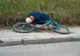 Atât de beat că a căzut de pe bicicletă! Acum are și dosar penal