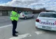 Un tânăr în vârstă de 20 de ani a fost prins de polițiști în timp ce conducea, în localitate, cu 200 km/h